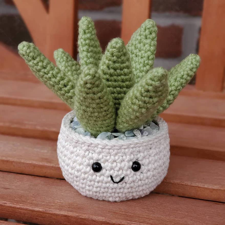 TOMOPOD LLC - Crochet Succulent Plant, Houseplant Decor, Plant Lover Gift: Dwarf Snake